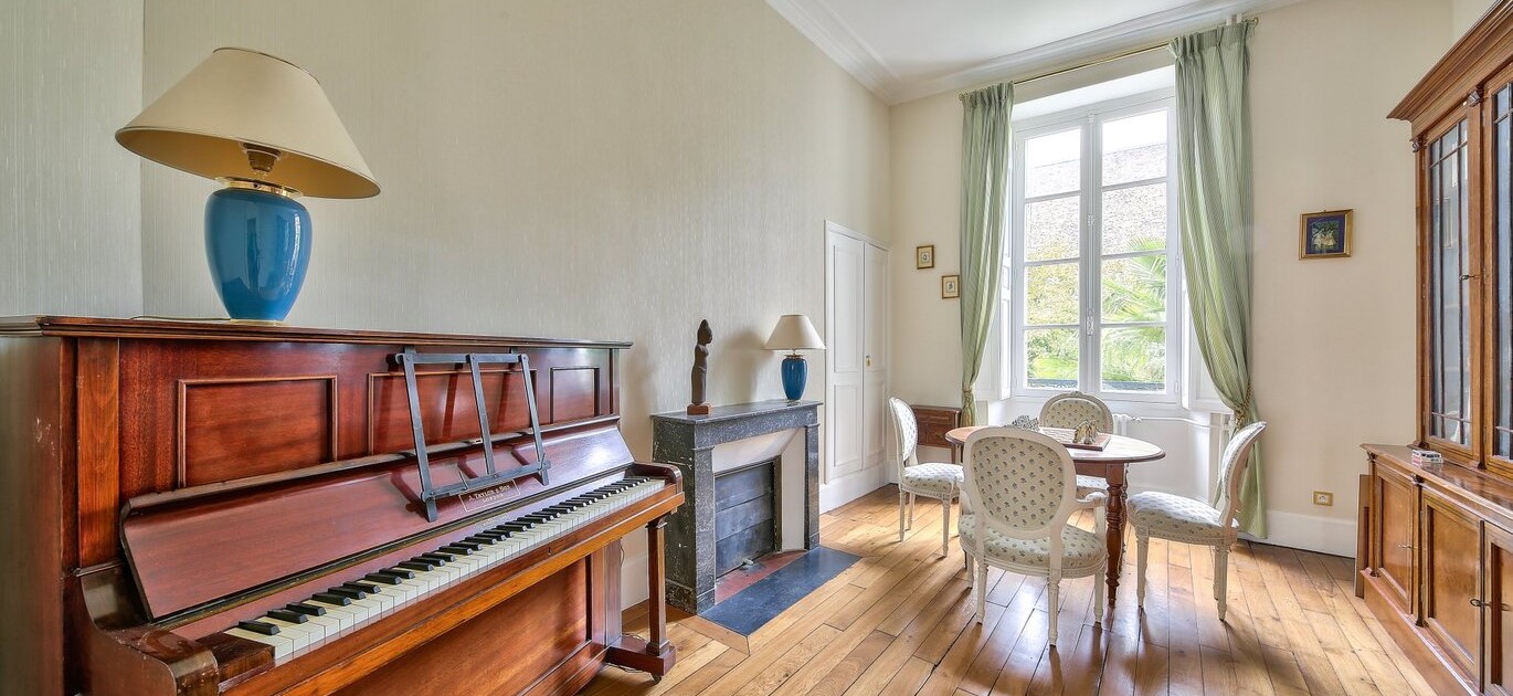 Versailles - France - Maison, 12 pièces, 9 chambres - Slideshow Picture 1