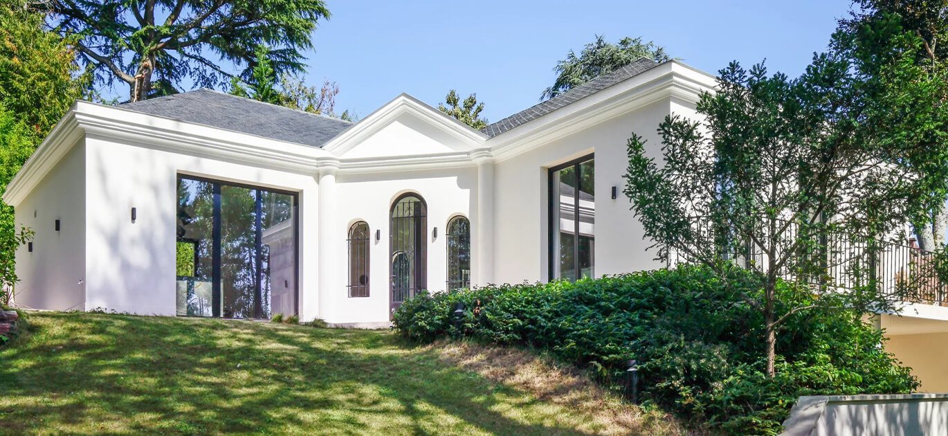 Discover this property: La Celle-Saint-Cloud - France - House, 10 rooms, 5 bedrooms - Slideshow Picture 1
